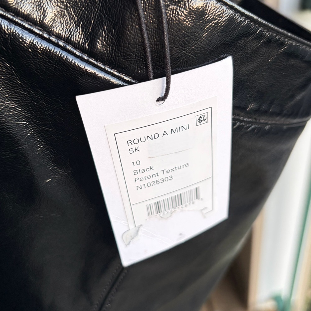 🆕 Theory Black Patent Texture Mini Skirt Size 10 Glossy Leather Designer Mini - Picture 12 of 12